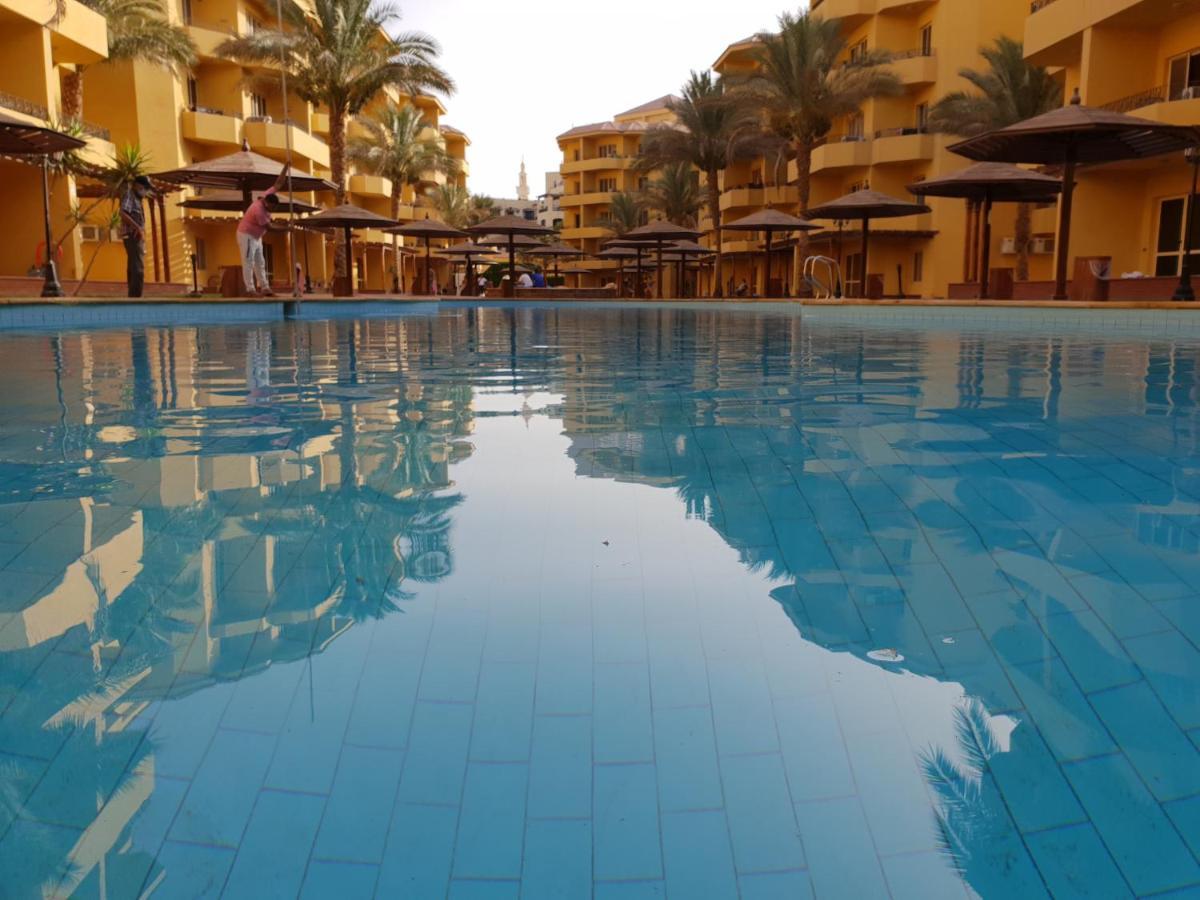 British Resort Pool View Apartments Hurghada Ngoại thất bức ảnh