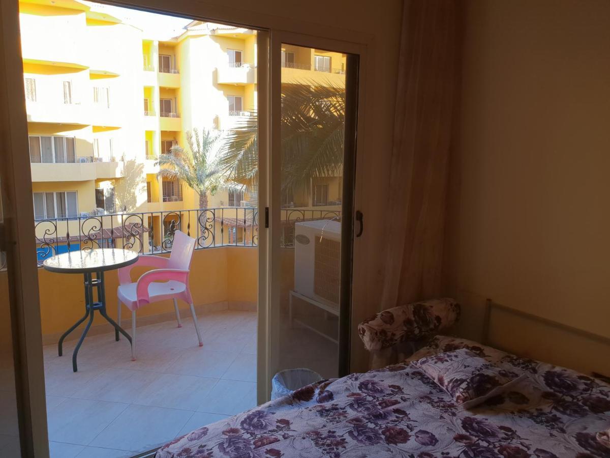 British Resort Pool View Apartments Hurghada Ngoại thất bức ảnh