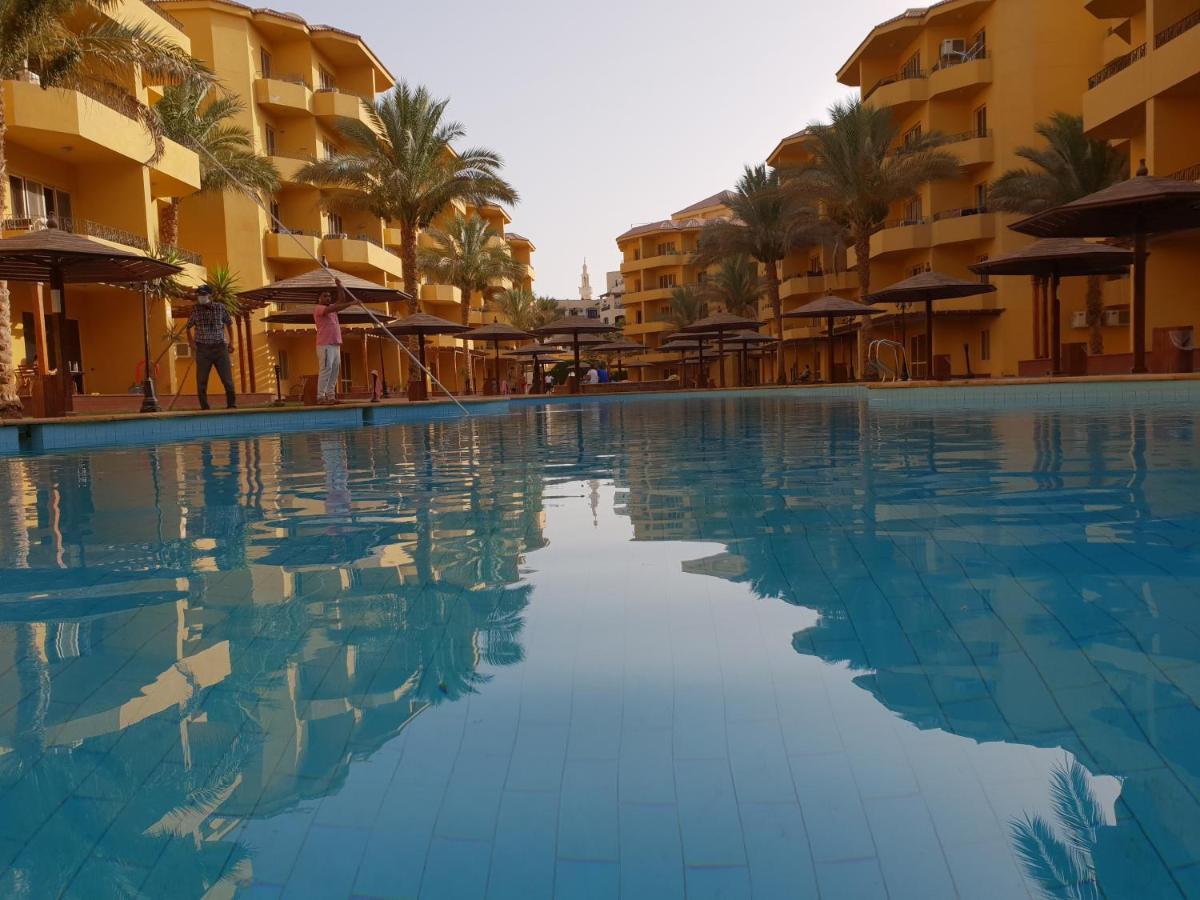 British Resort Pool View Apartments Hurghada Ngoại thất bức ảnh